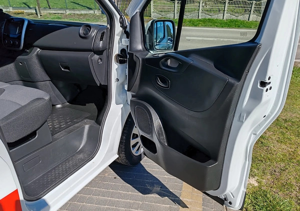 Renault Trafic cena 105000 przebieg: 117416, rok produkcji 2019 z Wolbrom małe 781